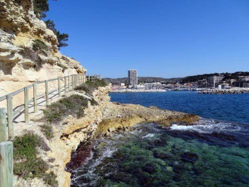 grand studio terrasse de standing vue mer et village Carry-le-Rouet Eksteriør bilde